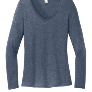District woman long sleeve v-neck navy tee